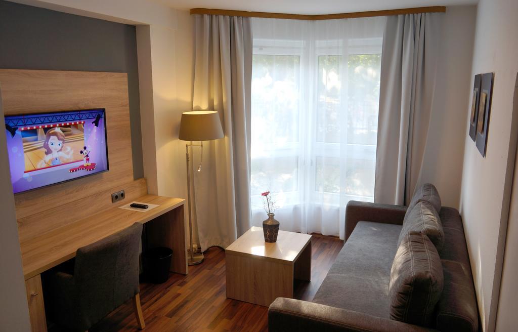 Premium Suite